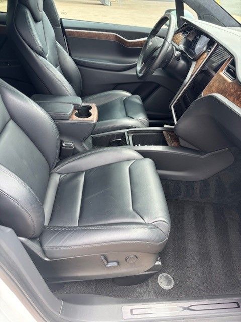 Thumbnail: 2019 Tesla Model X - 12