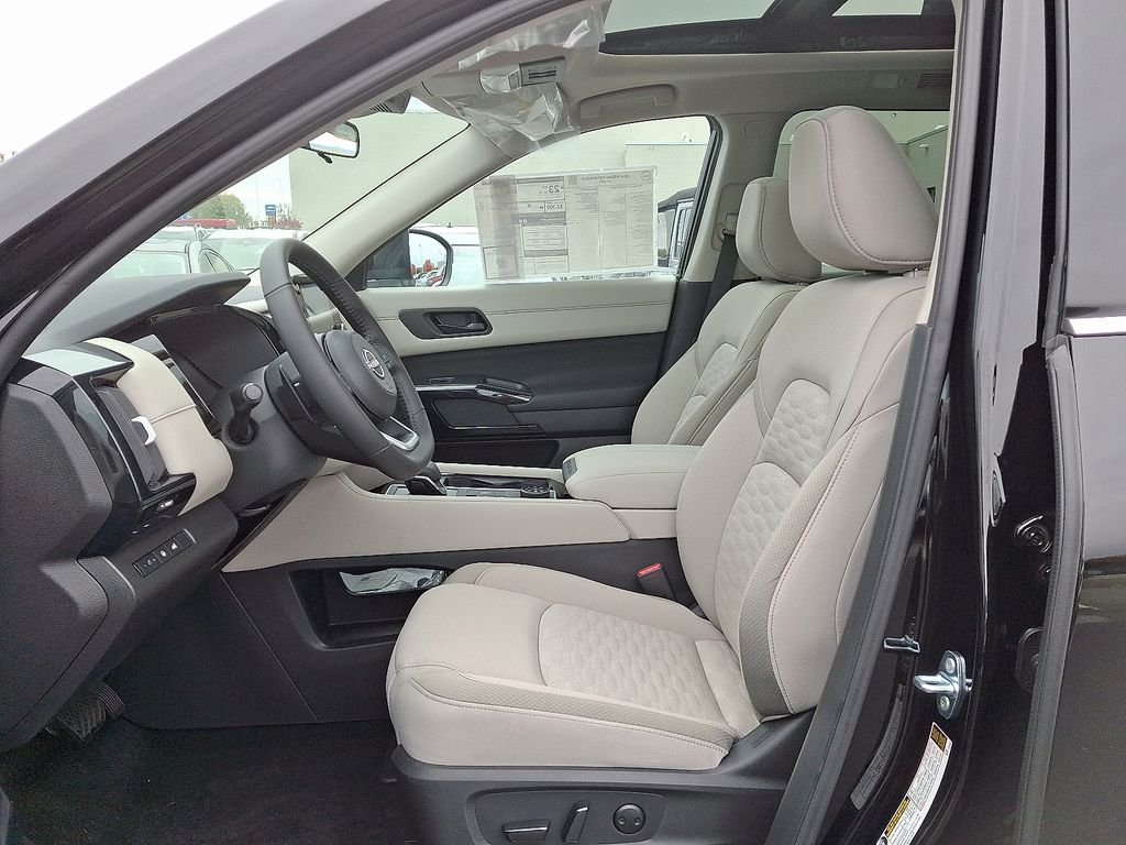 Thumbnail: 2025 Nissan Pathfinder - 7