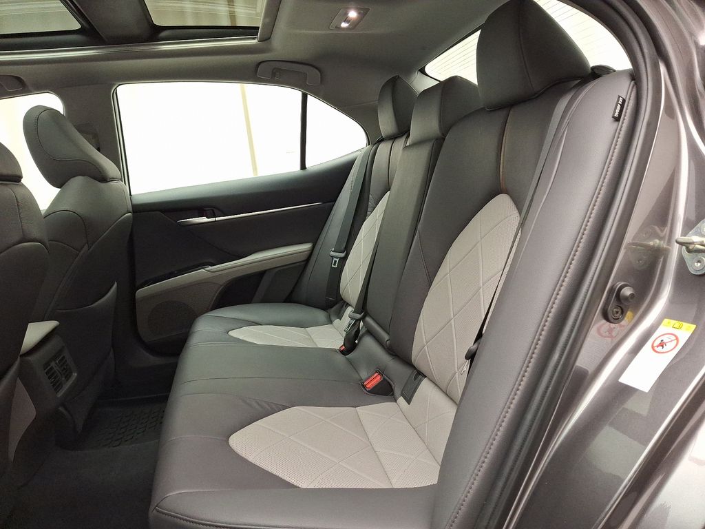 2019 Toyota Camry XLE 10