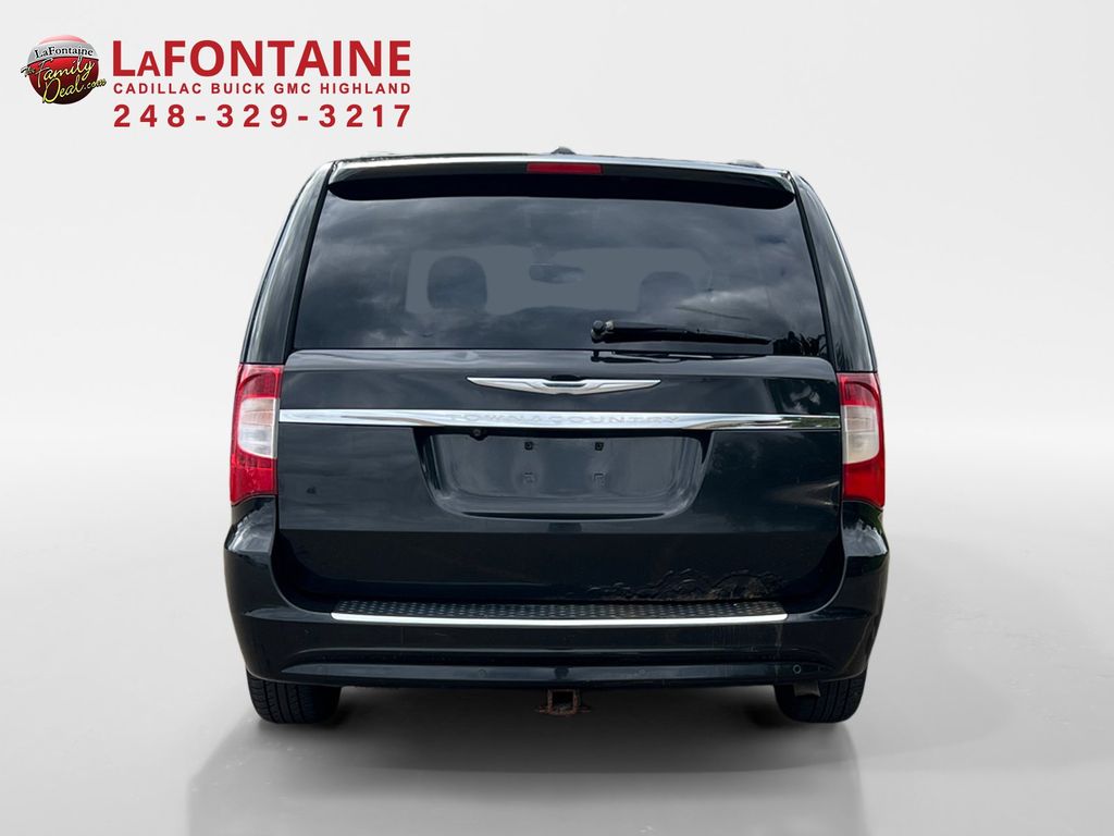 2014 Chrysler Town & Country Touring-L 6