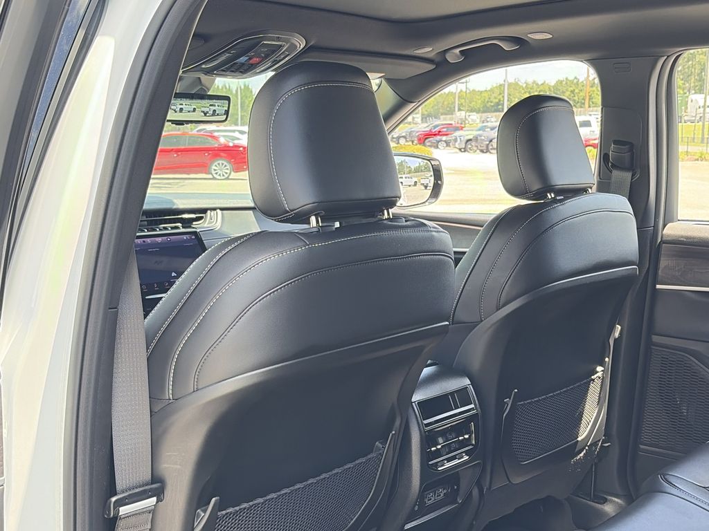 Used 2025 Jeep Grand Cherokee SUV