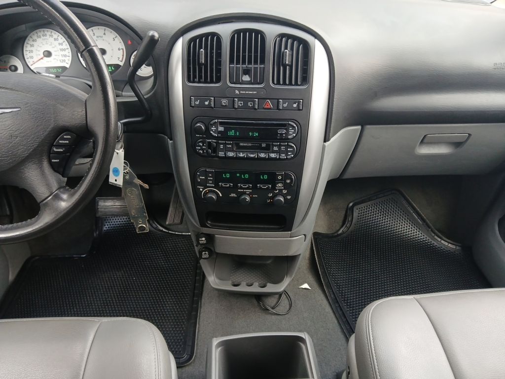 Used Car 2005 Chrysler Town & Country  Touring For Sale Under $10,000 In Austin, Texas