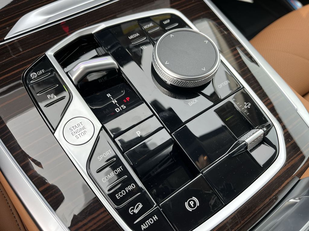 Thumbnail: 2026 BMW X7 - 20