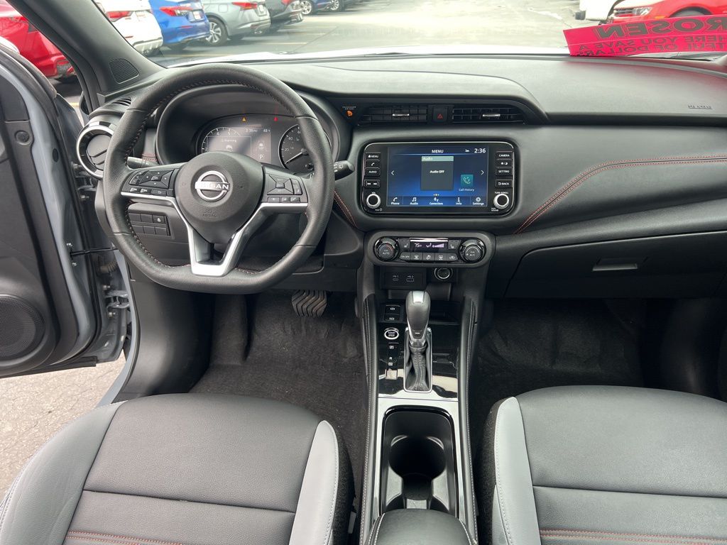 2024 Nissan Kicks SR photo