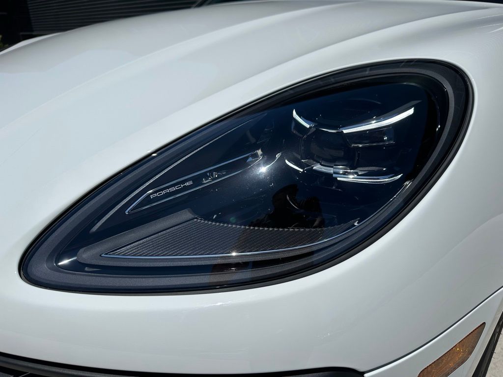 2024 Porsche Macan  14
