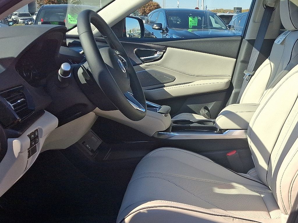 Thumbnail: 2025 Acura RDX - 8