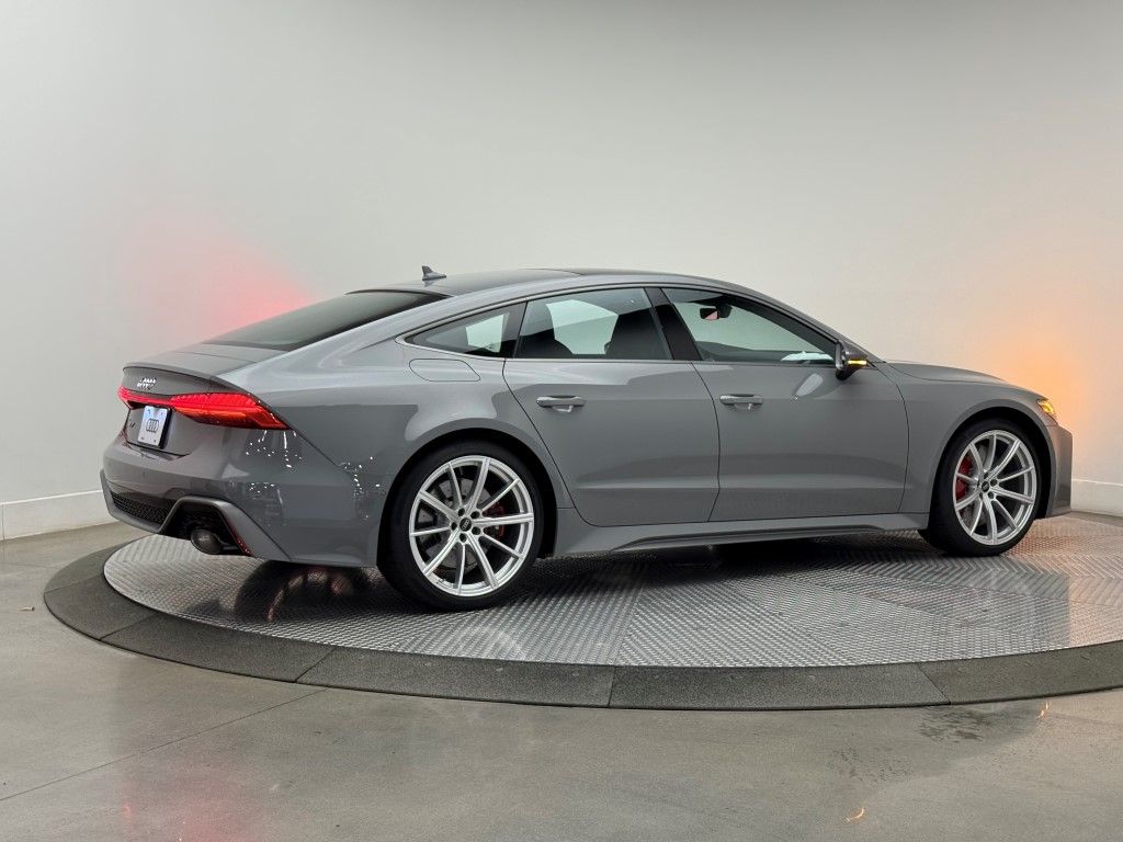 Thumbnail: 2026 Audi RS 7 - 18