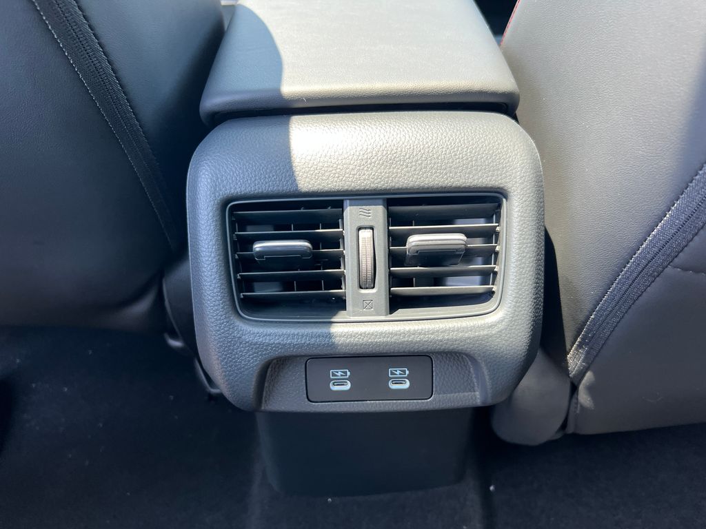 Thumbnail: 2025 Acura ADX - 21