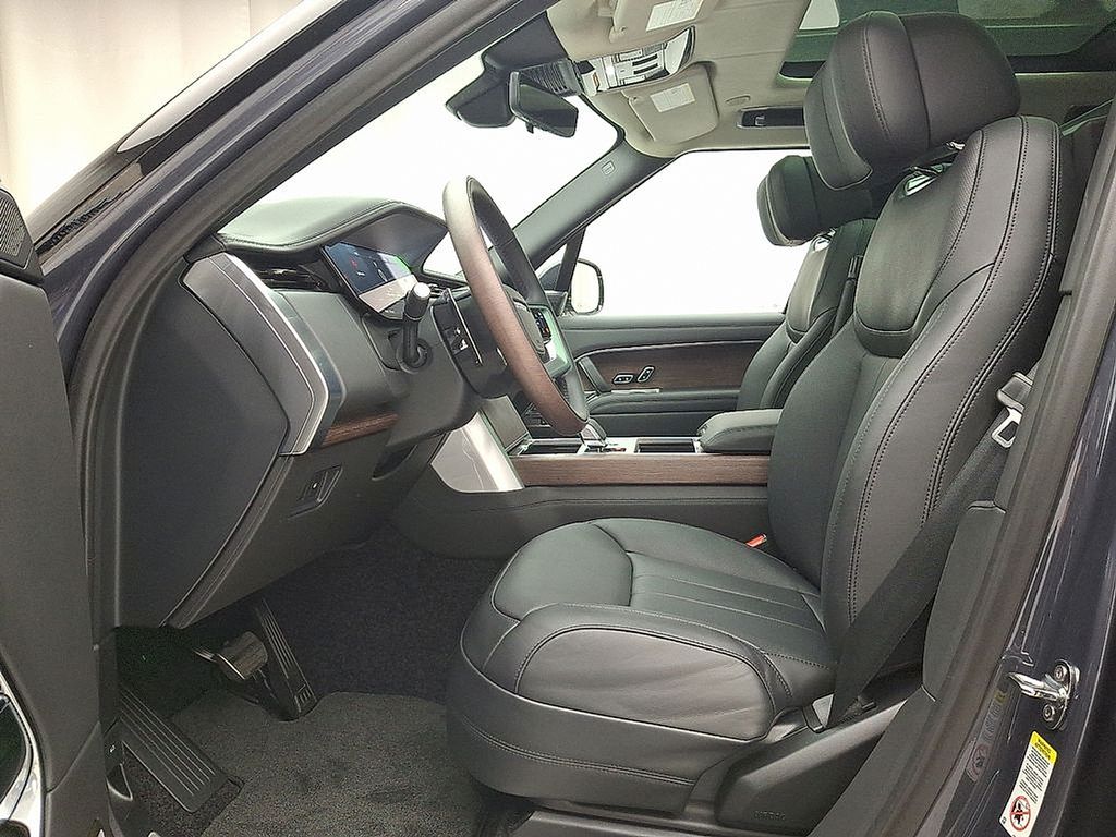 Thumbnail: 2025 Land Rover Range Rover - 8