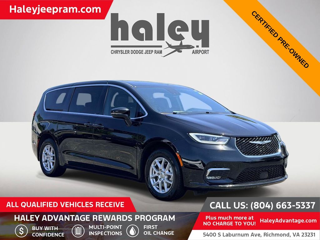 Diamond Black Crystal Pearlcoat 2025 Chrysler Pacifica Minivan Front-Wheel Drive 9-Speed Automatic