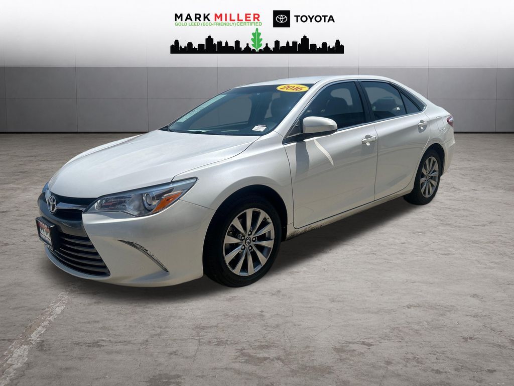 White (Blizzard Pearl) 2016 Toyota Camry Sedan Front-Wheel Drive Automatic