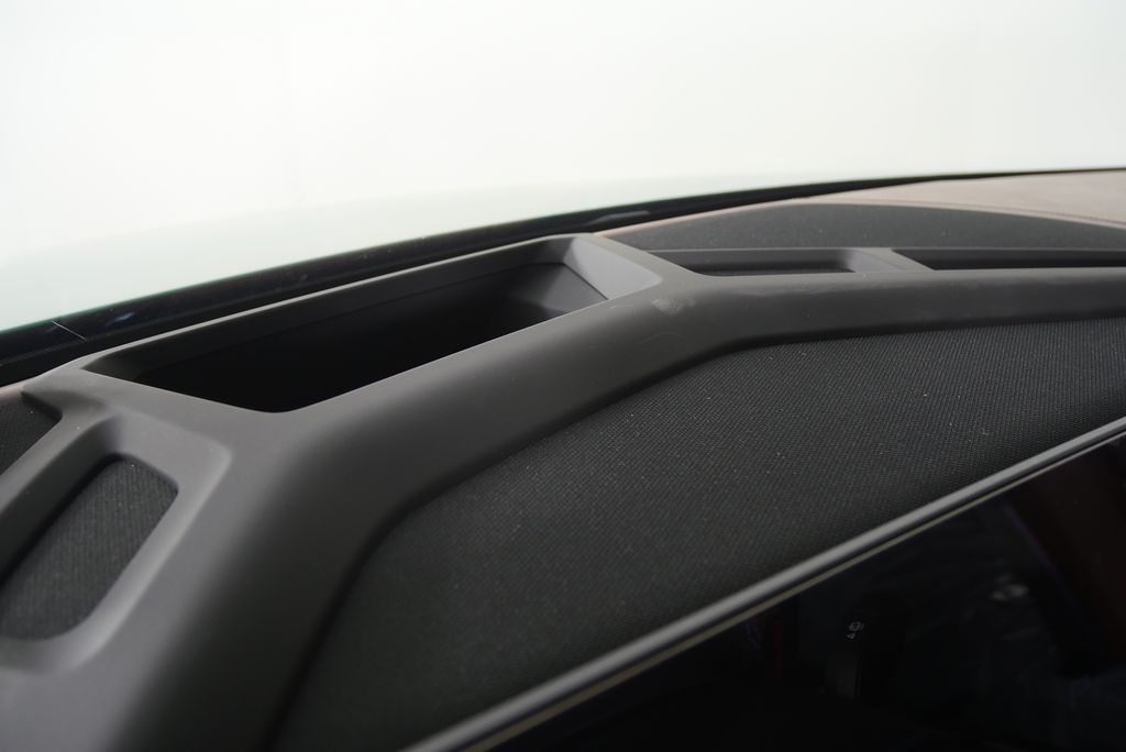 Thumbnail: 2026 BMW XM - 21