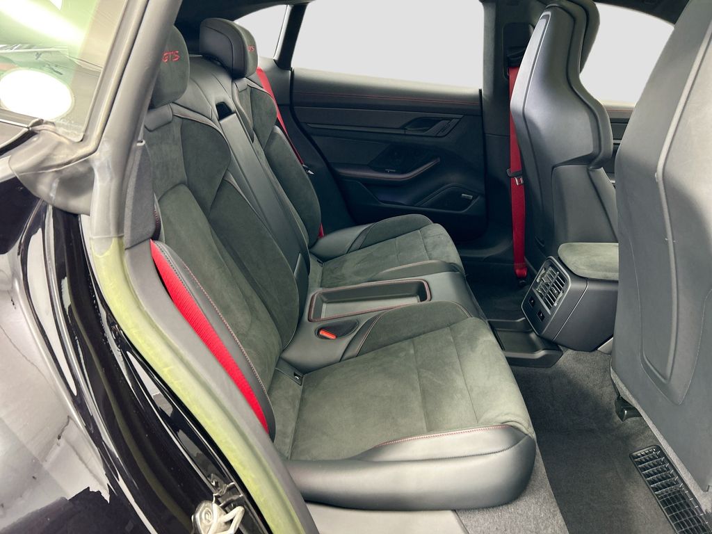 Thumbnail: 2023 Porsche Taycan - 23