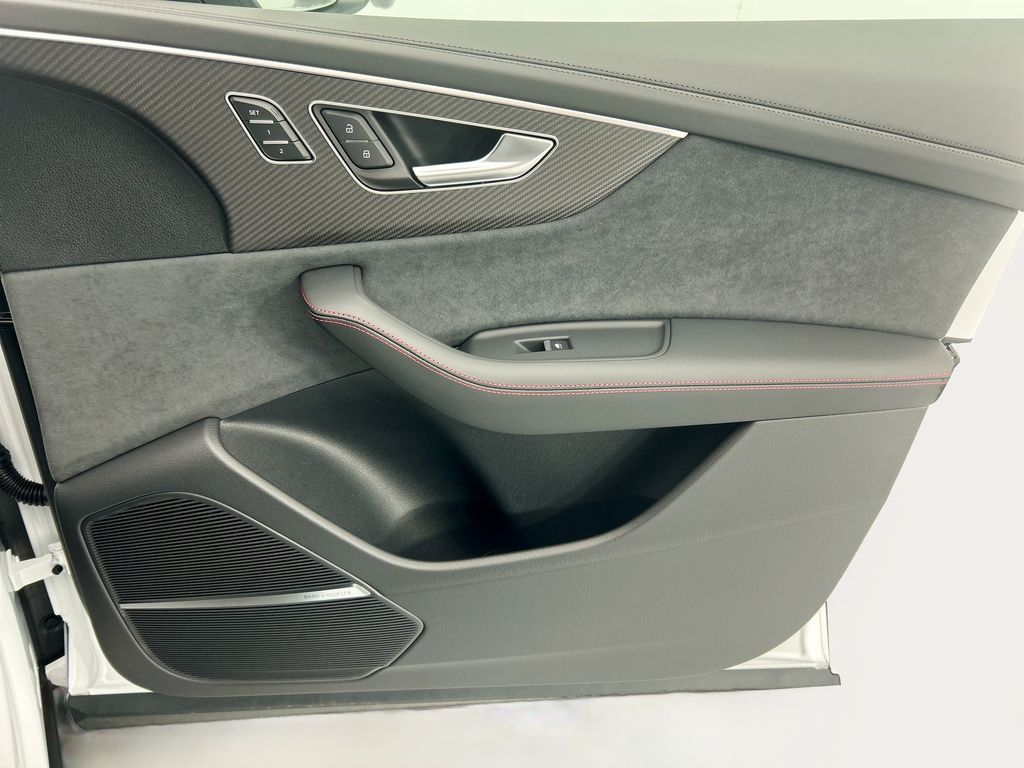 Thumbnail: 2026 Audi Q8 - 24
