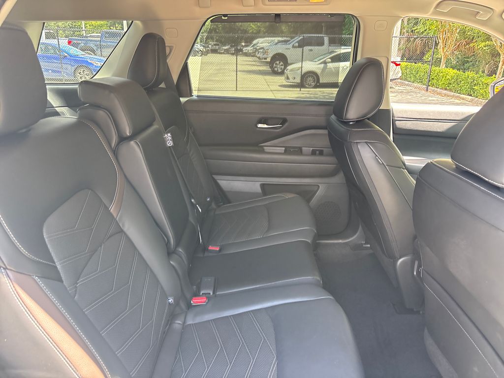 Certified Used 2024 White Nissan Platinum image 30
