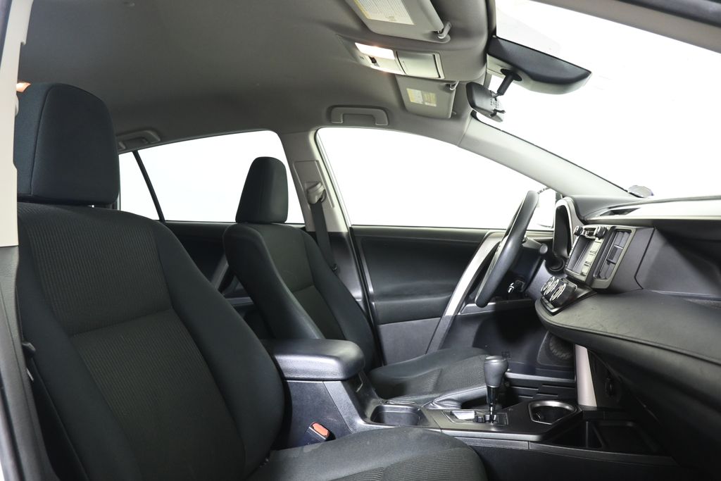 Thumbnail: 2018 Toyota RAV4 - 25