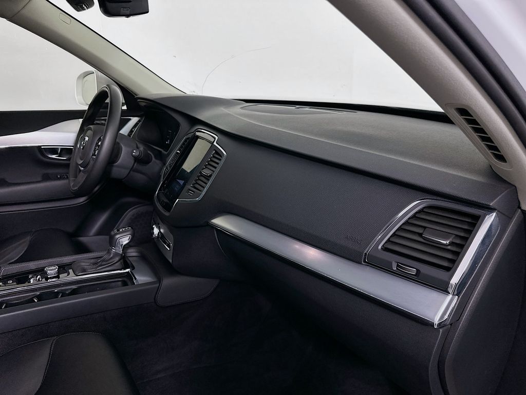 Thumbnail: 2018 Volvo XC90 - 30