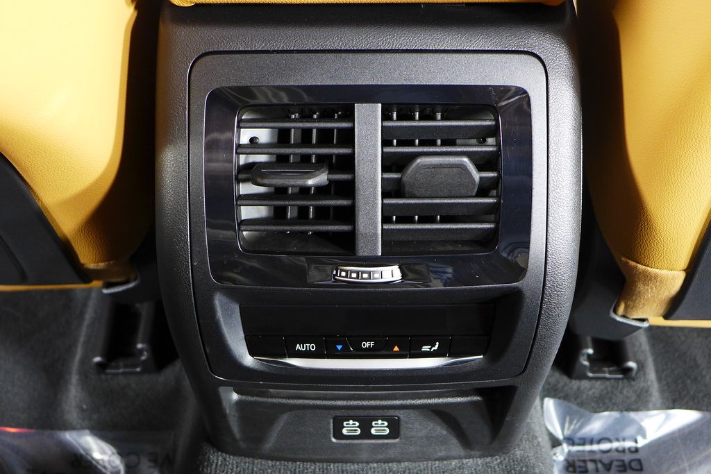 Thumbnail: 2025 BMW X4 - 24