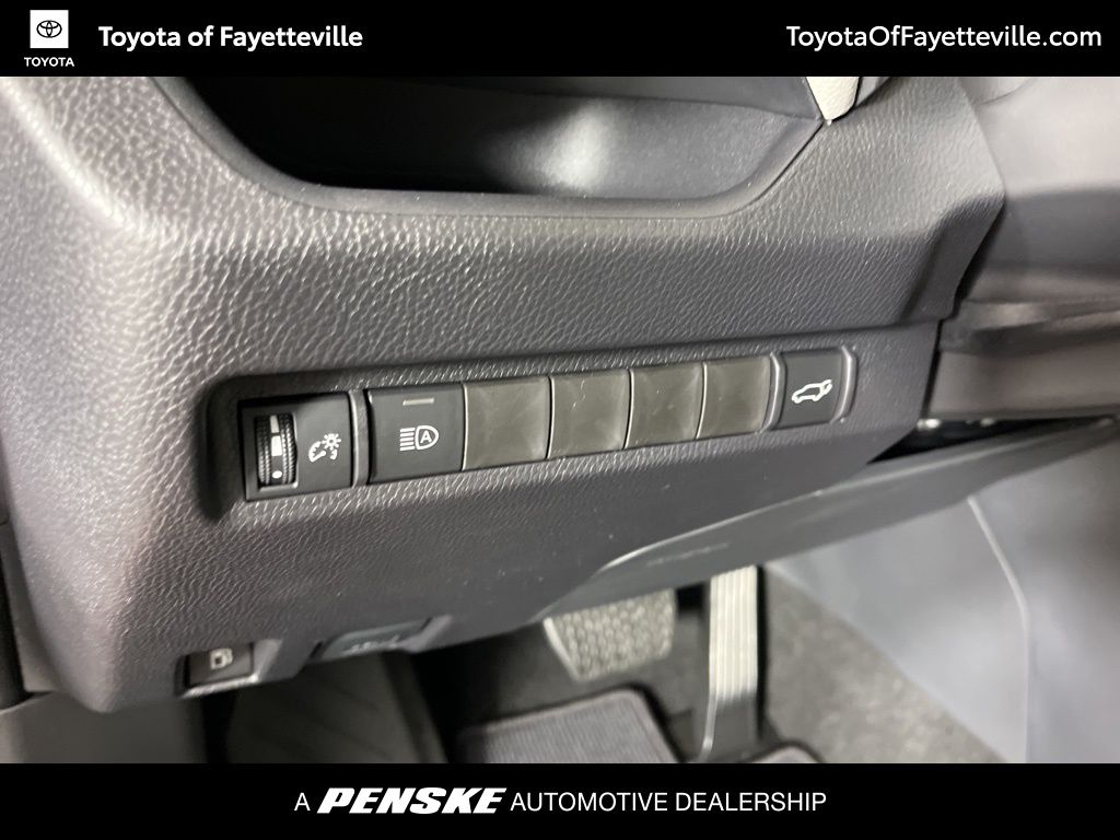2025 Toyota RAV4 XLE Premium 29