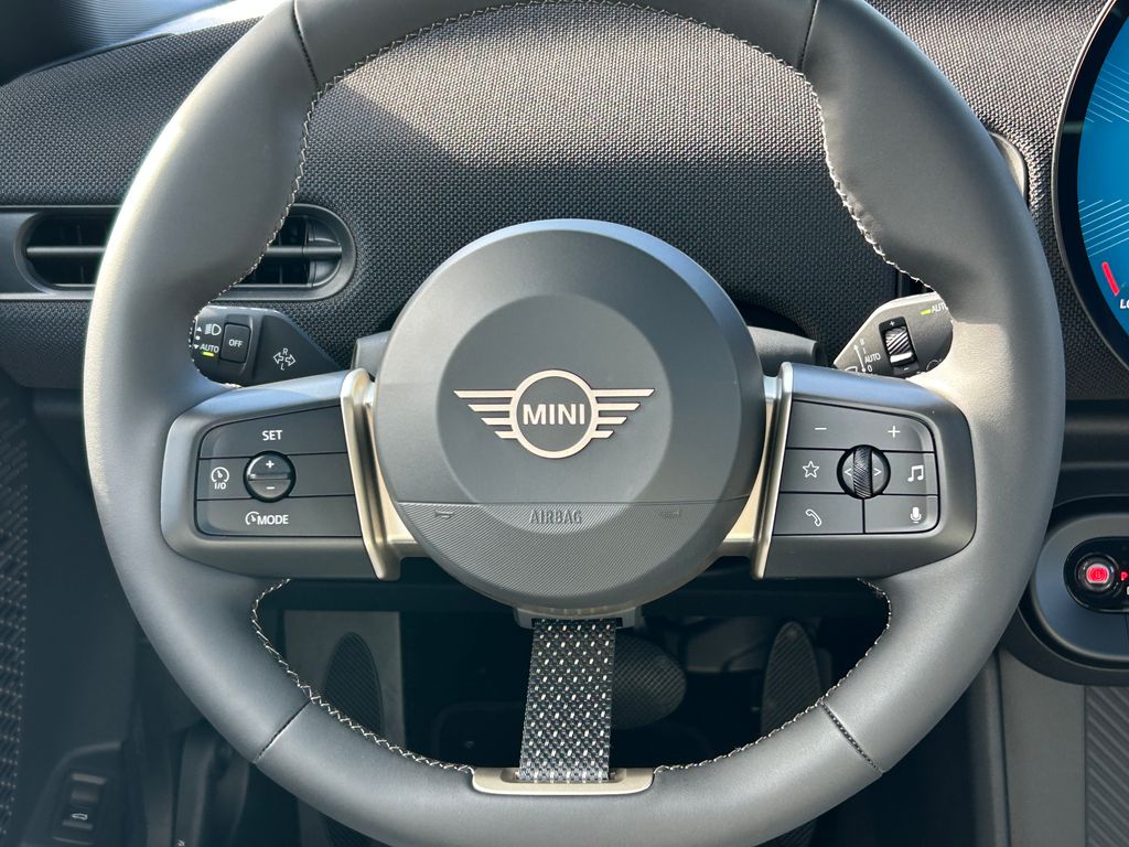 Thumbnail: 2026 MINI Cooper - 17