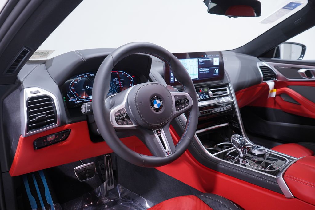 2025 BMW 8 Series M850i xDrive 6