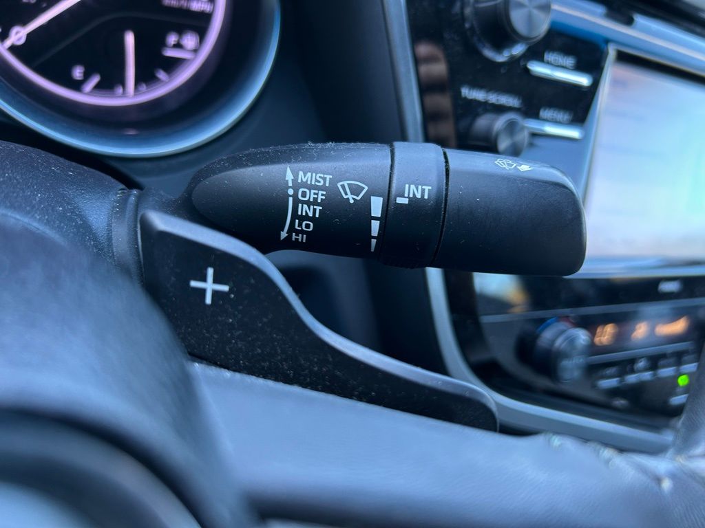 Thumbnail: 2020 Toyota Camry - 22