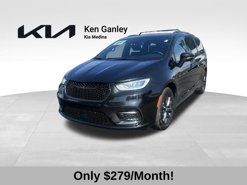 Brilliant Black Crystal Pearlcoat 2021 Chrysler Pacifica Minivan Front-Wheel Drive 9-Speed Automatic