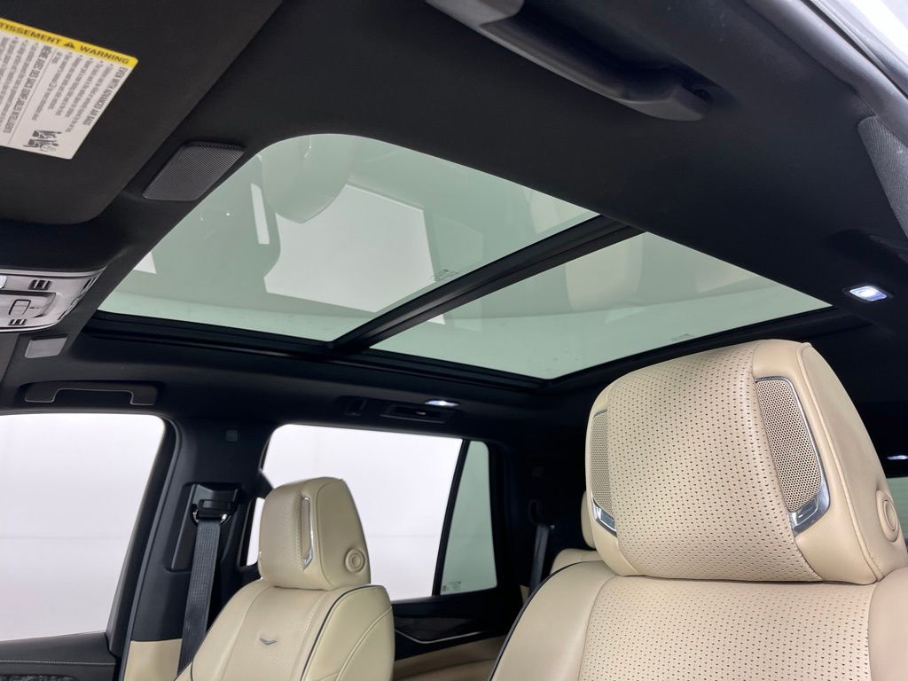 Thumbnail: 2022 Cadillac Escalade - 3