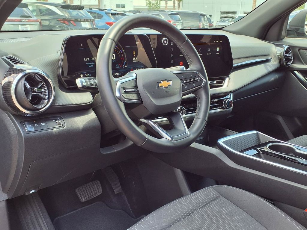 Used 2025 Chevrolet Equinox SUV