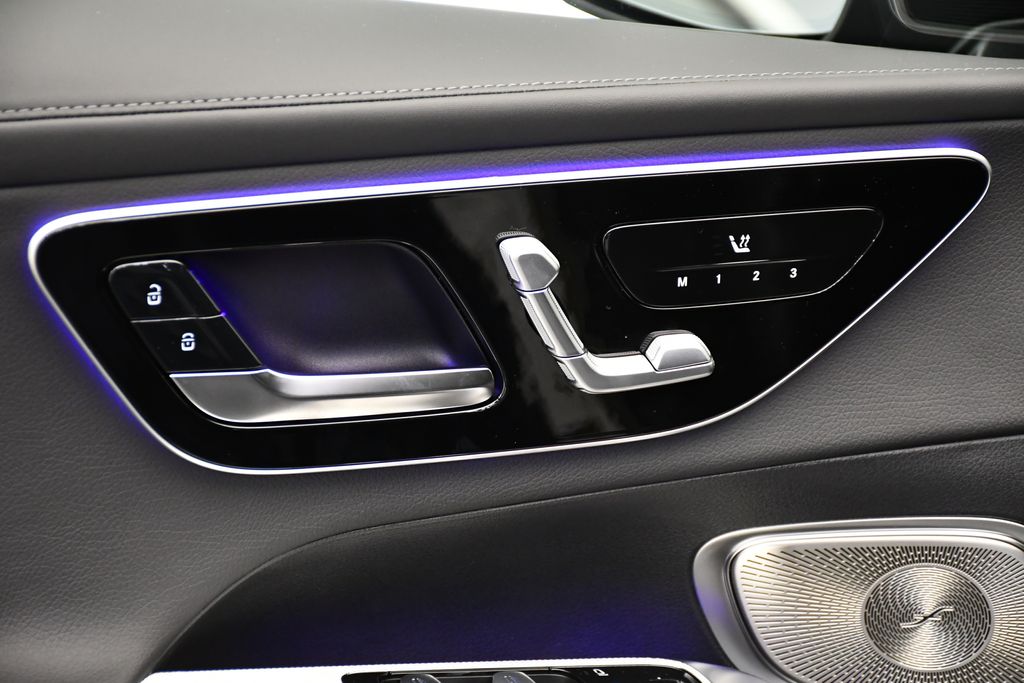Thumbnail: 2026 Mercedes-Benz GLC - 32