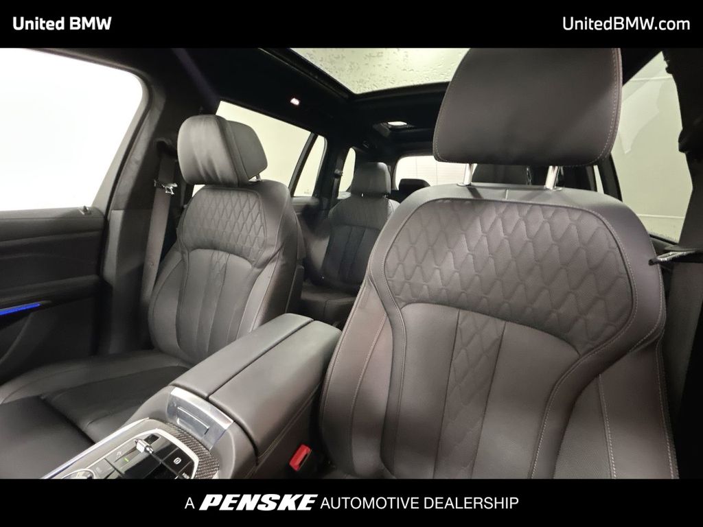 Thumbnail: 2025 BMW X7 - 13