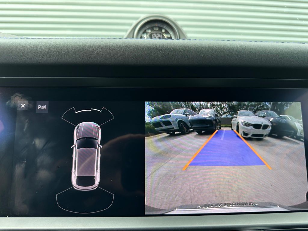 Thumbnail: 2023 Porsche Macan - 29