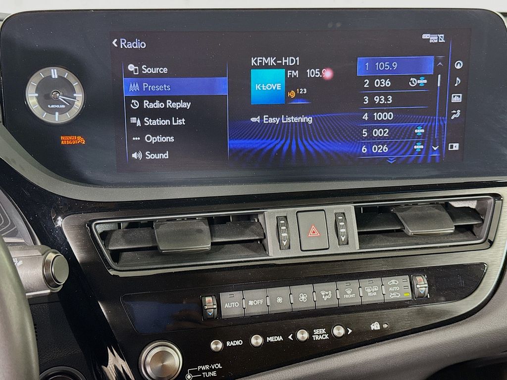 2022 Lexus ES  15