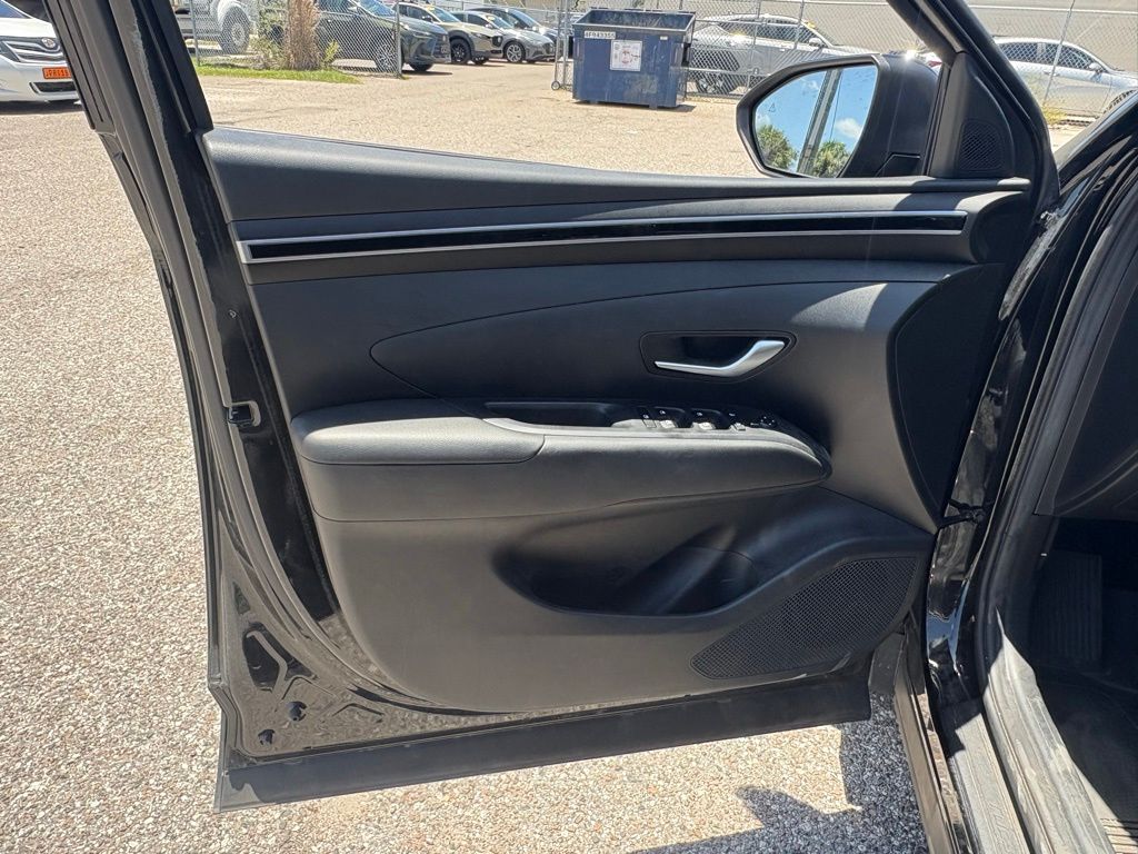 Used 2024 Black Hyundai SE image 10