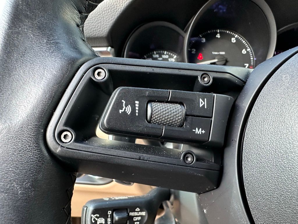 Thumbnail: 2024 Porsche Macan - 17