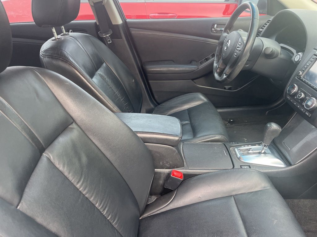 Thumbnail: 2012 Nissan Altima - 4