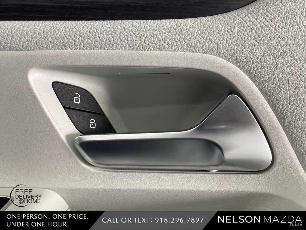 Used 2021 Blue Mercedes-Benz GLB 250 image 48