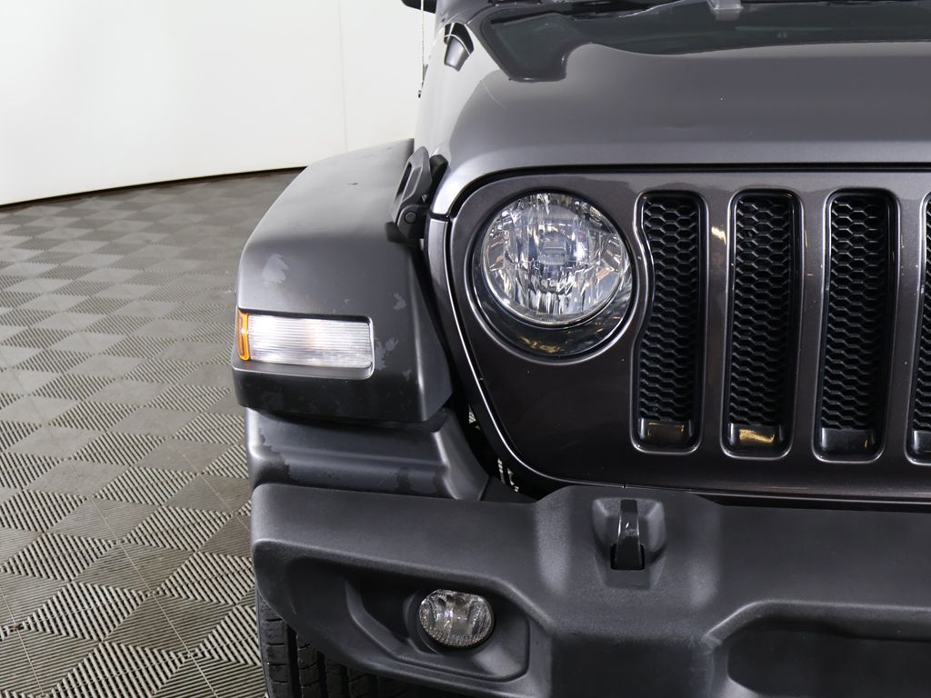 Used 2023 Gray Jeep Altitude image 11