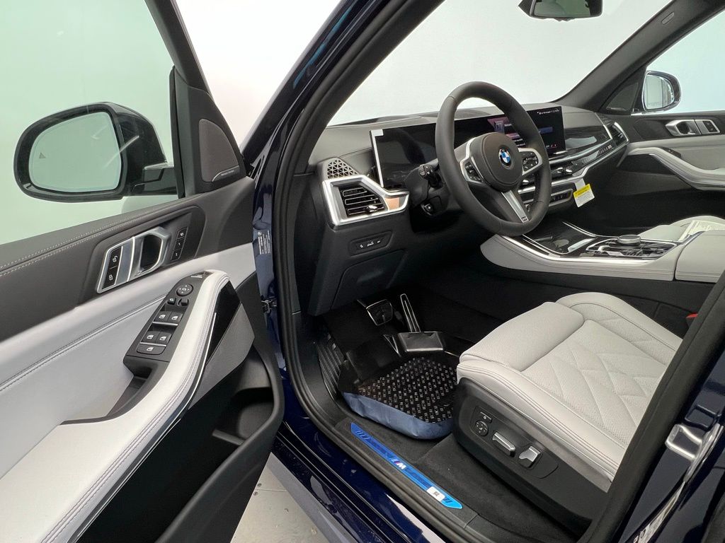 Thumbnail: 2026 BMW X5 - 21