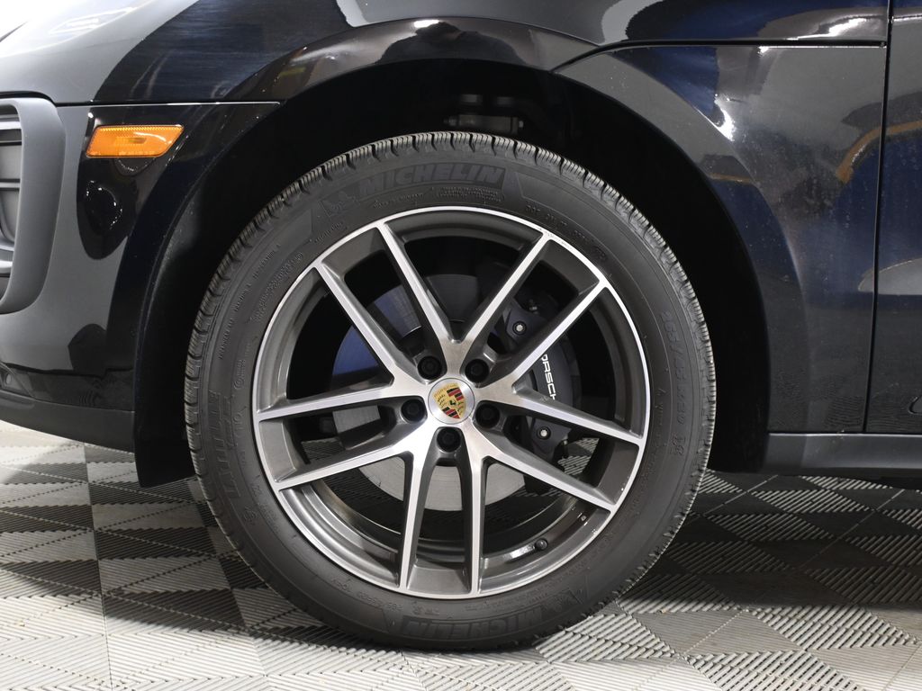 2024 Porsche Macan  12