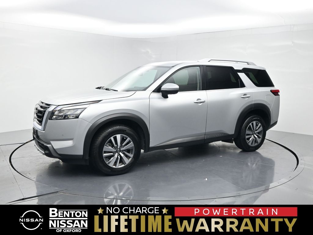 Brilliant Silver Metallic 2025 Nissan Pathfinder SUV / Crossover Front-Wheel Drive 9-Speed Automatic