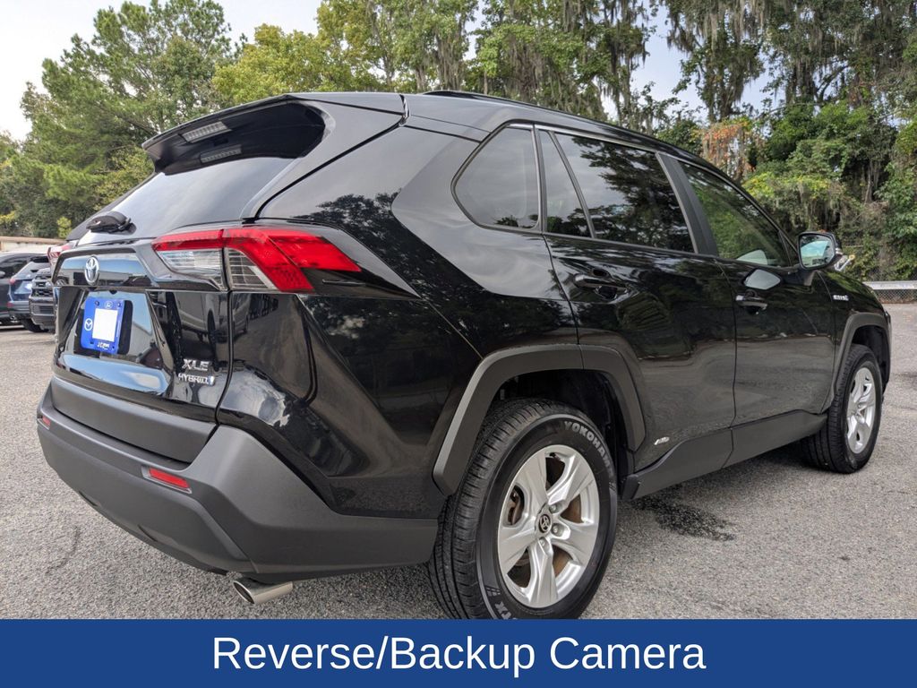 2020 Toyota RAV4 Hybrid XLE