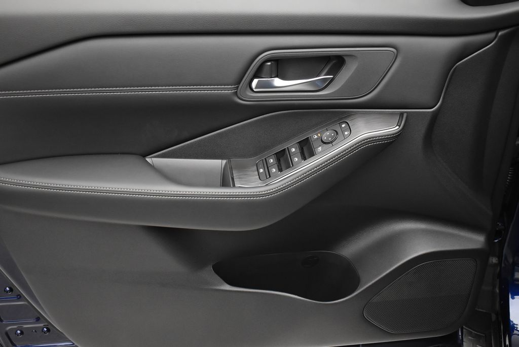 Thumbnail: 2026 Nissan Rogue - 9