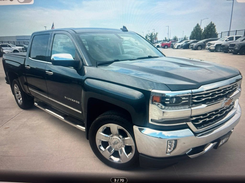 Gray (Graphite Metallic) 2017 Chevrolet Silverado 1500 Pickup Truck Four-Wheel Drive 6-Speed Automatic Overdrive