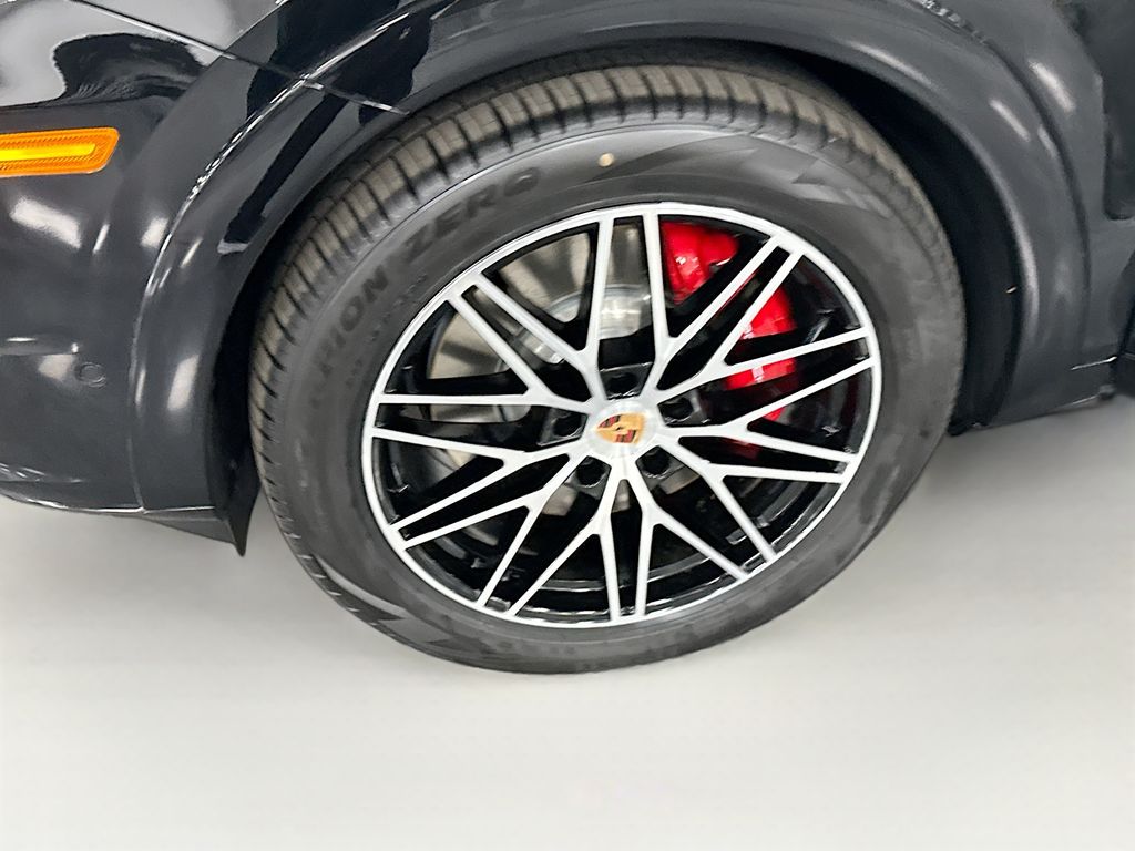Thumbnail: 2026 Porsche Cayenne - 30