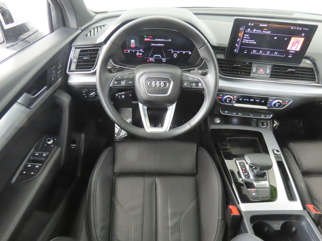 Thumbnail: 2025 Audi Q5 - 13
