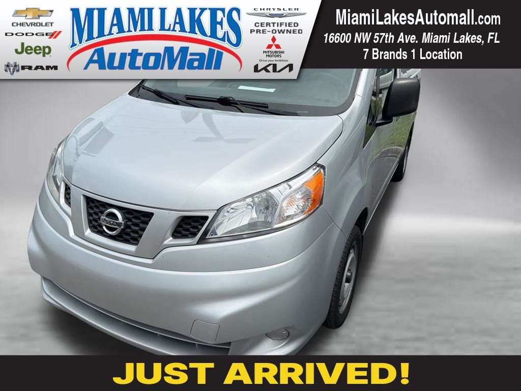 2020 Nissan NV200 S's photo