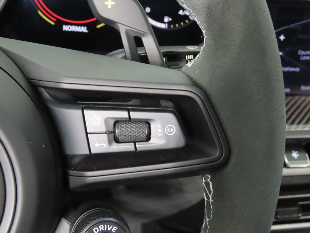 Thumbnail: 2025 Porsche 911 - 21