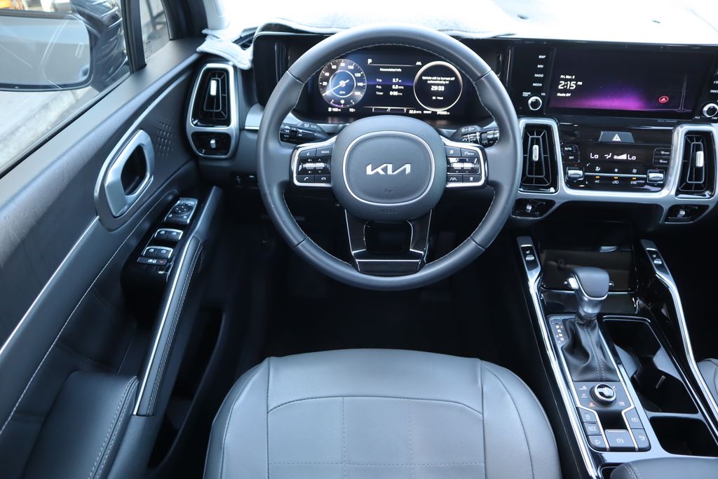 Thumbnail: 2023 Kia Sorento - 10