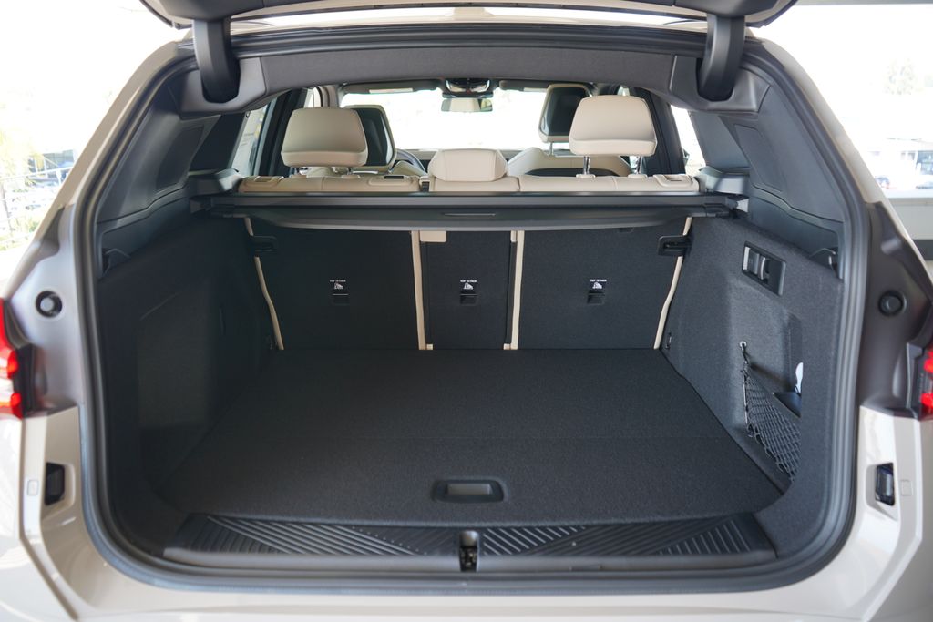 Thumbnail: 2026 BMW X3 - 21